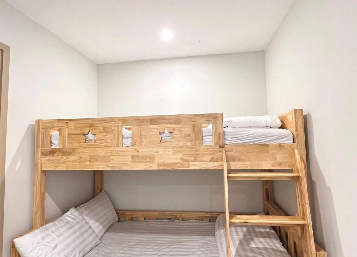 Can Ho Ban Cong Huong Bien Vung Tau-Free Swim, Sauna, Gym, Karaoke!!! Apartment